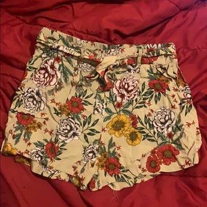 ADORABLE Floral Patterned Flowy Shorts